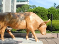 「毛牛とおじさん」｜カウパレード 東京 in 丸の内 2006